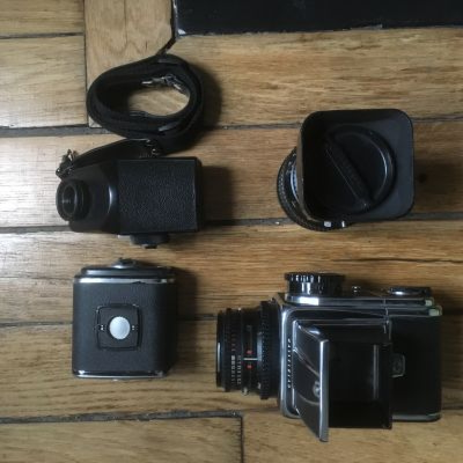 Hasselblad 500 C/M - Planar 80mm - Sonnar 150mm - Dos A12 - Photo 1 sur 3