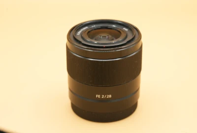 Location Sony 28mm f/2