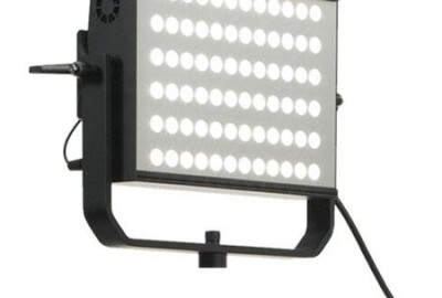 Location Kit Aputure Cob 300D mk II + panneau led litepanels Hilio avec diffuseurs + pieds