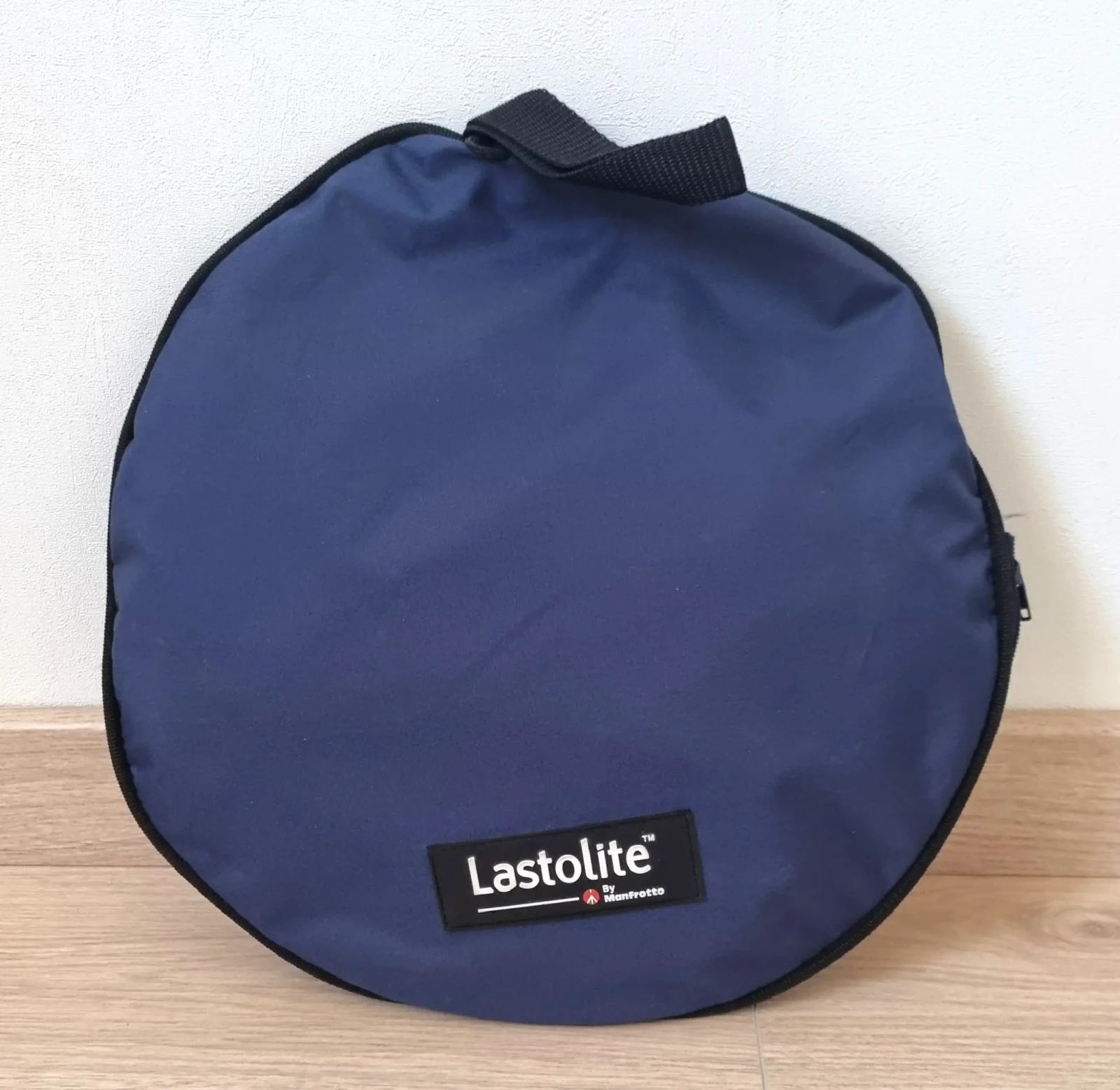 Lastolite Réflecteur rond pliable 5-en-1 75cm - Photo 4 sur 4