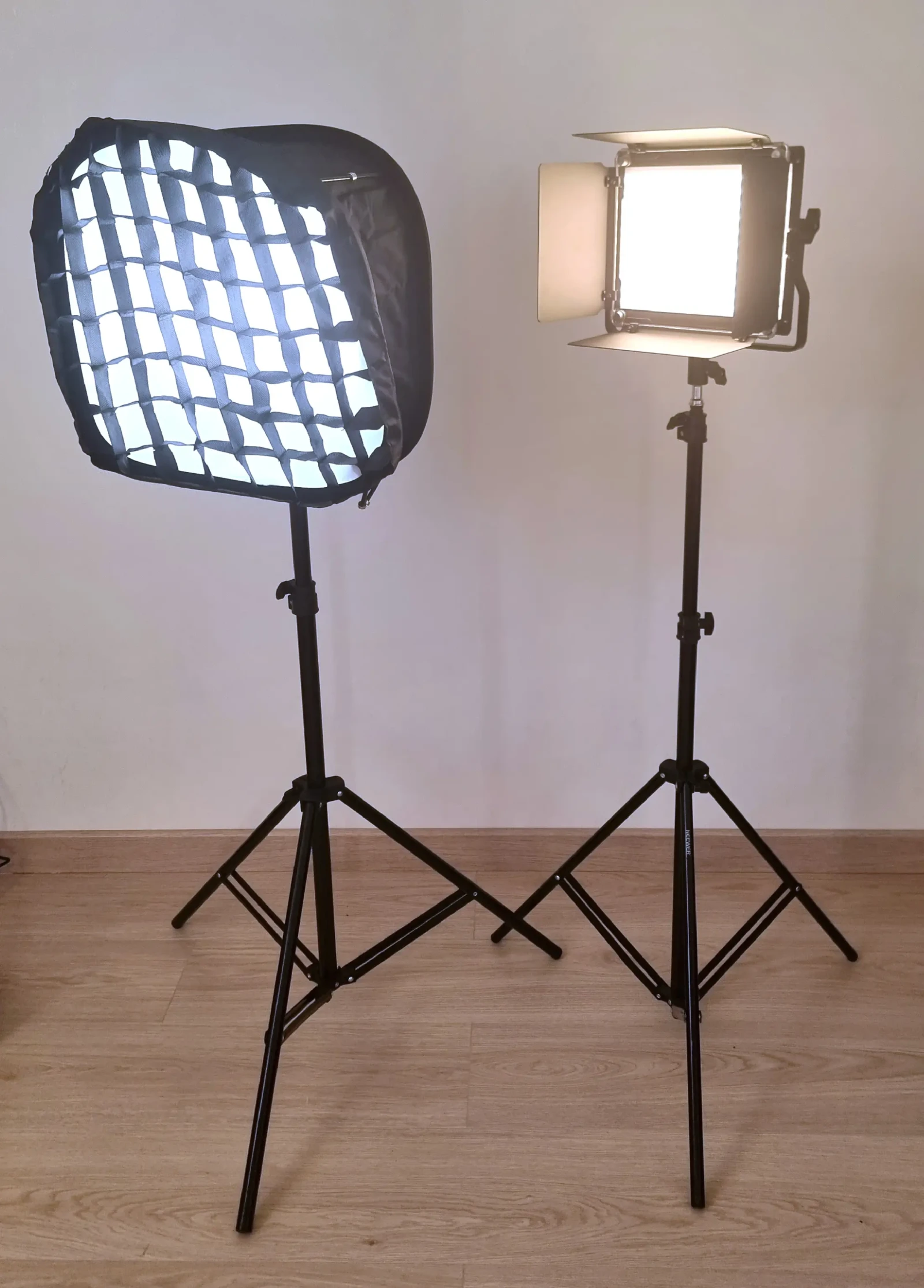Neewer Panel Light Bi-color NL-660 - Photo 4 sur 4