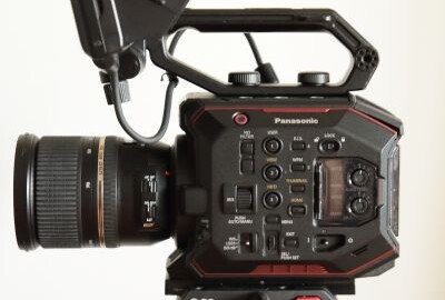 Location Pack Caméra 4K Panasonic EVA-1 + Optique Tamron 24-70mm F2.8 + Trepied Sachtler Ace XL Flowtech 75