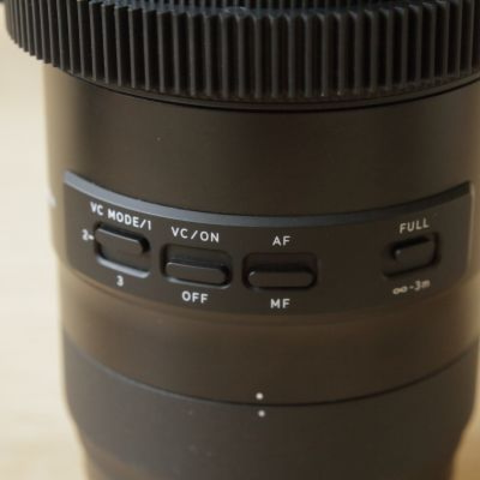 Zoom Tamron 70-200mm F/2.8 Monture Canon EF - Photo 2 sur 2