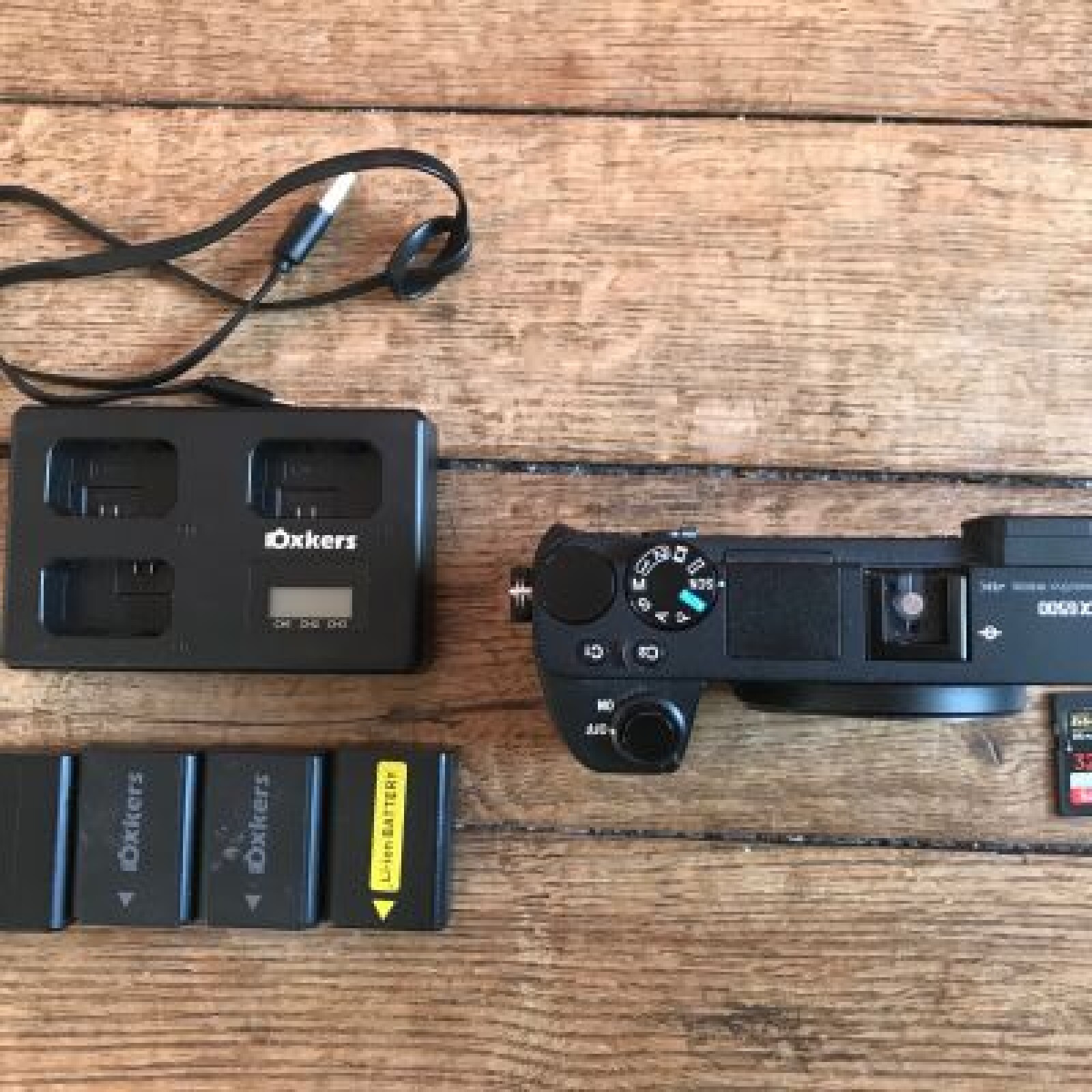 Sony Alpha 6500 + 4 batteries + Cartes SD - Photo 1 sur 1