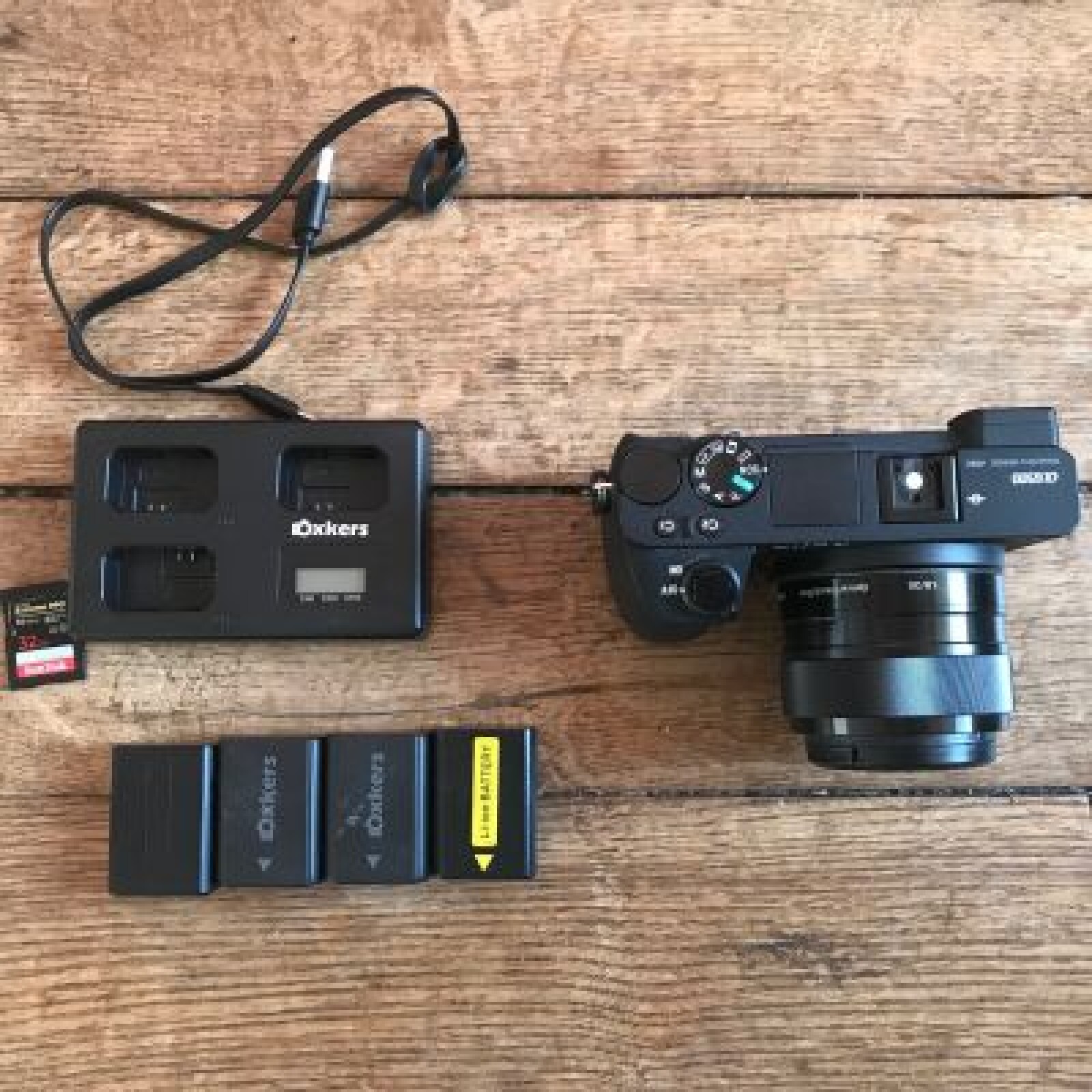 Sony Alpha 6500 + 1 optique + 4 batteries - Photo 1 sur 1