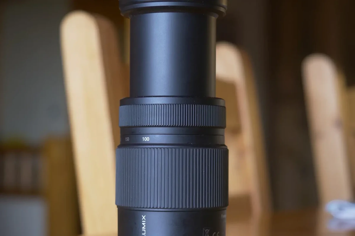 Location Panasonic LUMIX G VARIO 100-300mm / F4.0-5.6 / MEGA O.I.S. - Lightyshare
