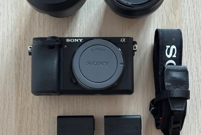 Location Pack Sony A6400 avec 2 objectifs fixes