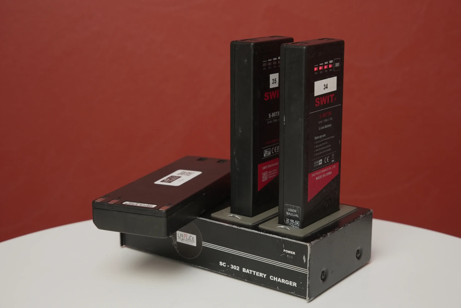 Kit 3 NP-1 + chargeur SWIT - Photo 1 sur 1