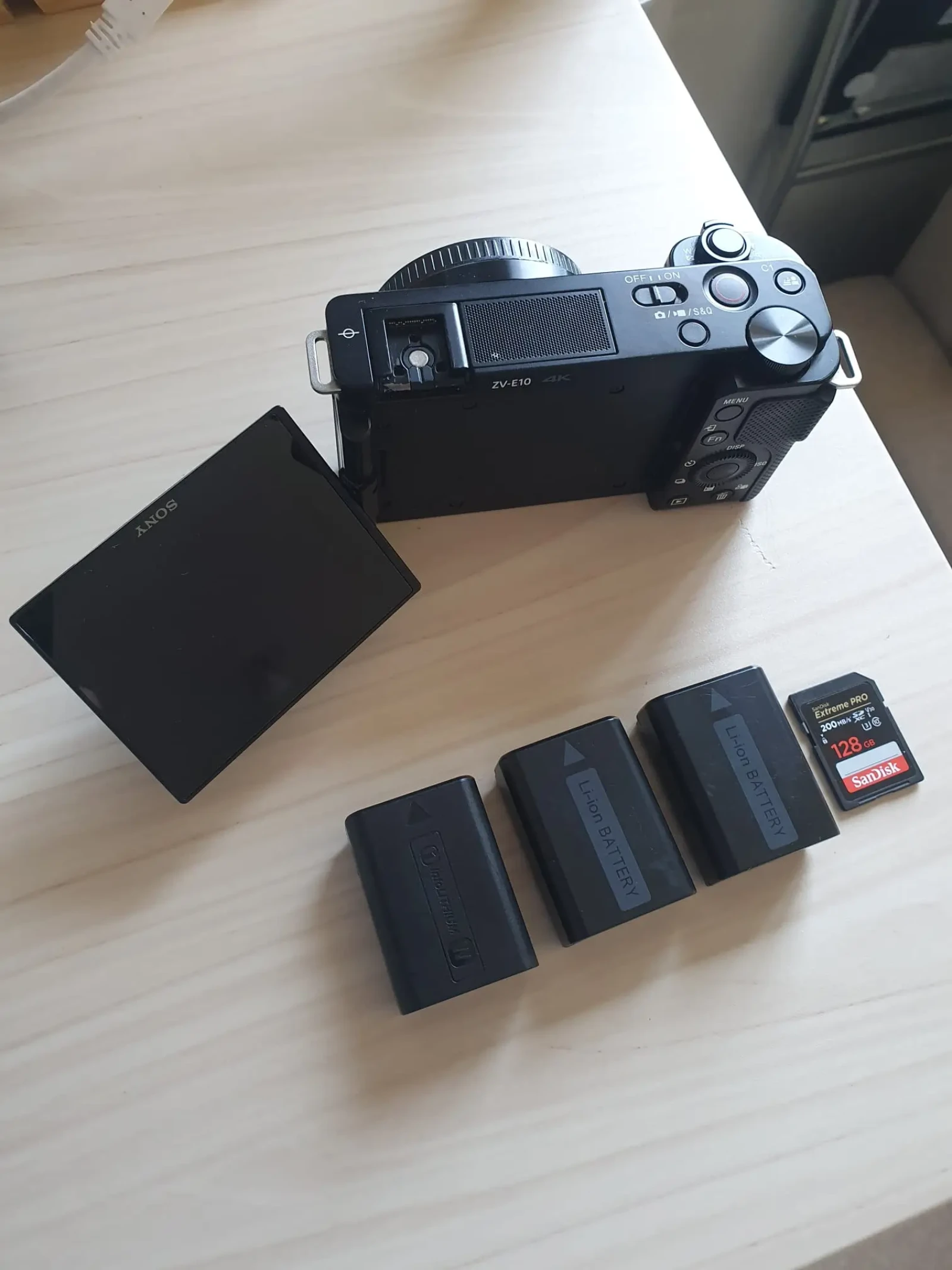 Sony ZV-E10 - Photo 2 sur 2