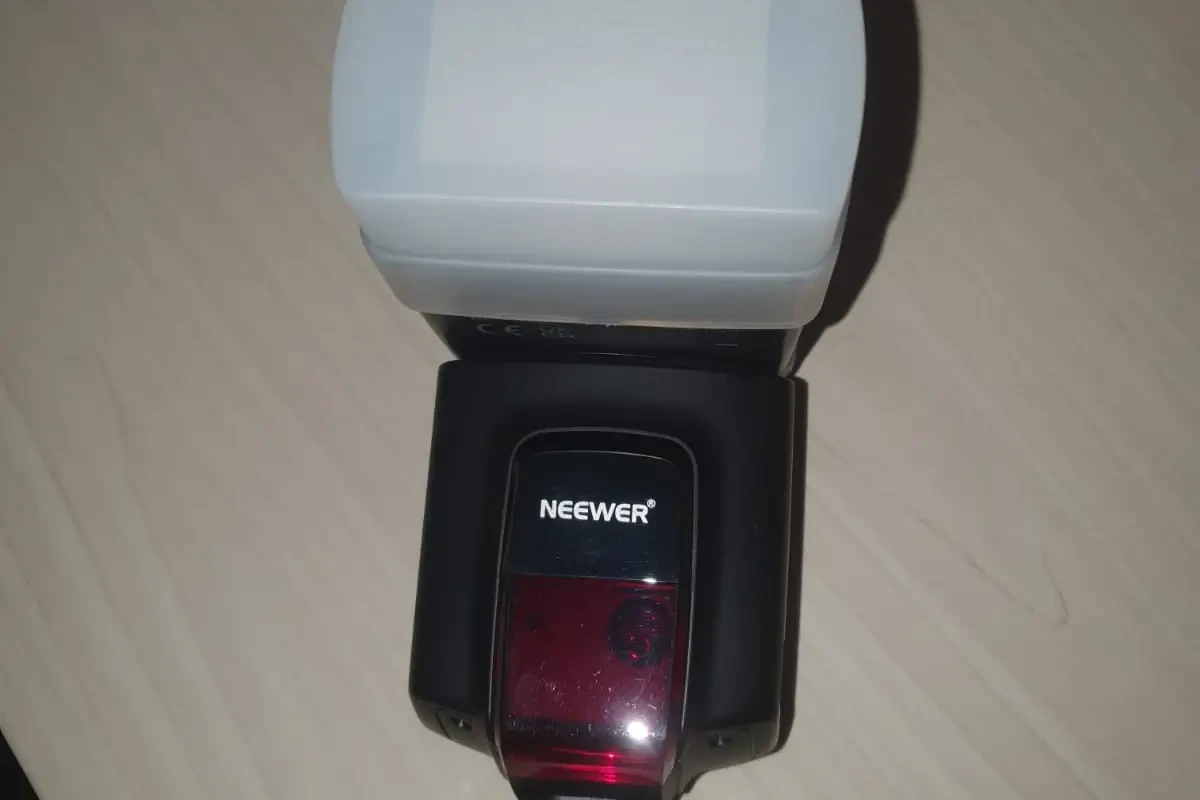 Location Neewer TT560 SPEEDLITE GN38 - Lightyshare