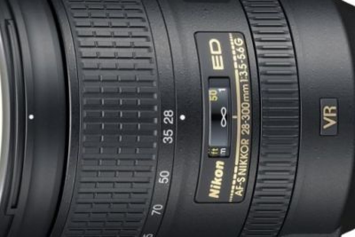 Location Location Objectif Nikkor AF-S 28-300 mm f/3,5-5,6 ED VR - Paris 3ème - Lightyshare