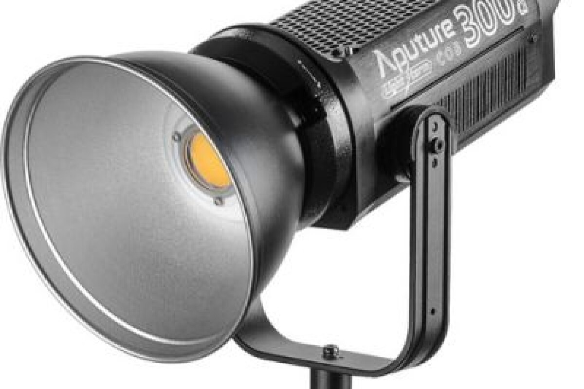 Location Aputure COB 300D I +Fresnel + Light Dome mini - Lightyshare