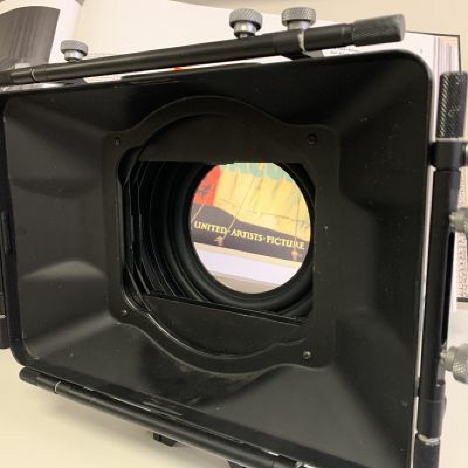 Matte box Tilta MB-T04 4x5.65 Carbon Fiber - Photo 1 sur 3