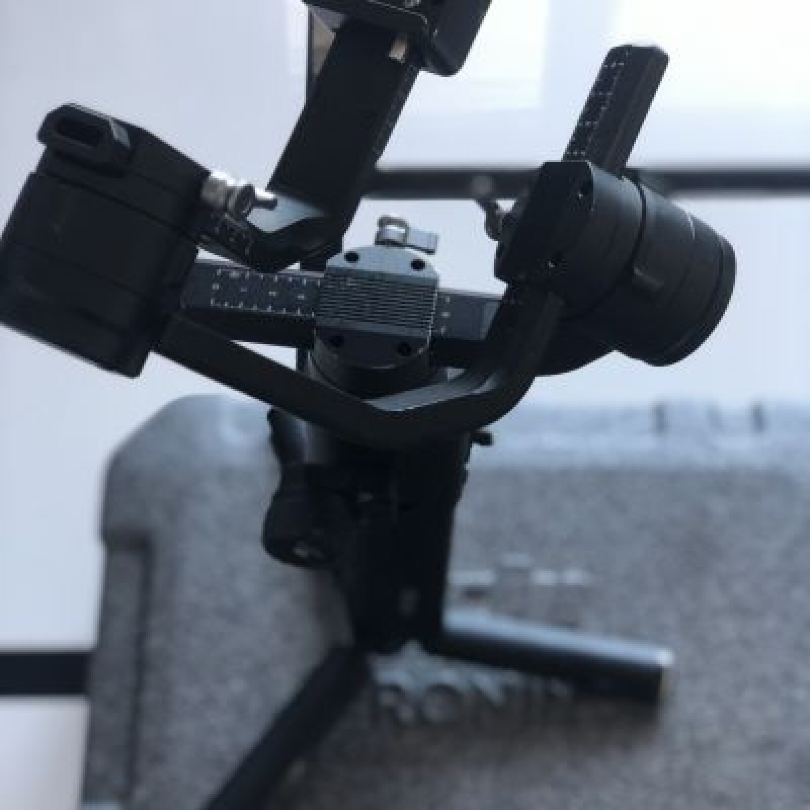 stabilisateur pour caméra DJI RONIN S - Photo 2 sur 2