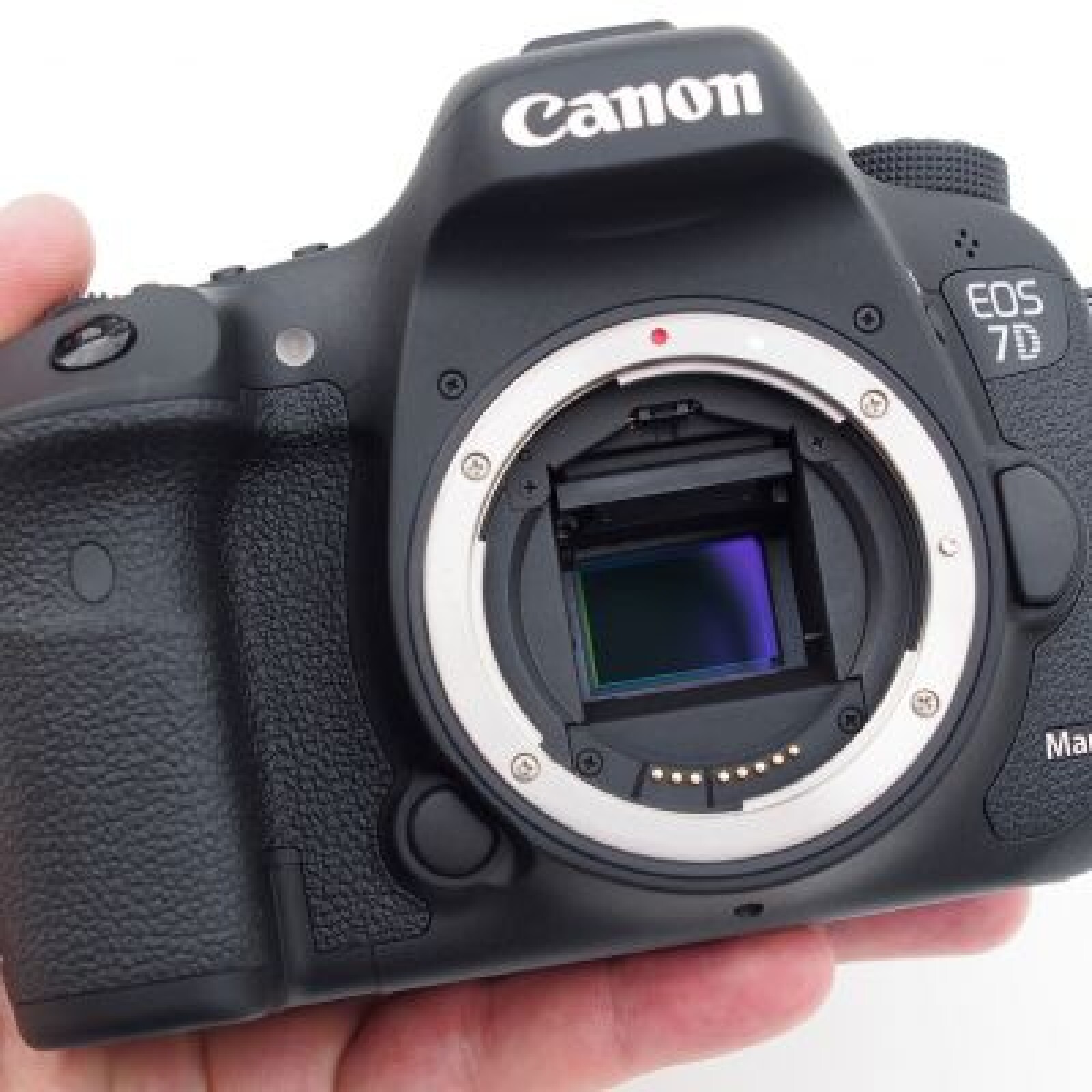 APPAREIL PHOTO CANON 7D MARK II - Photo 1 sur 3