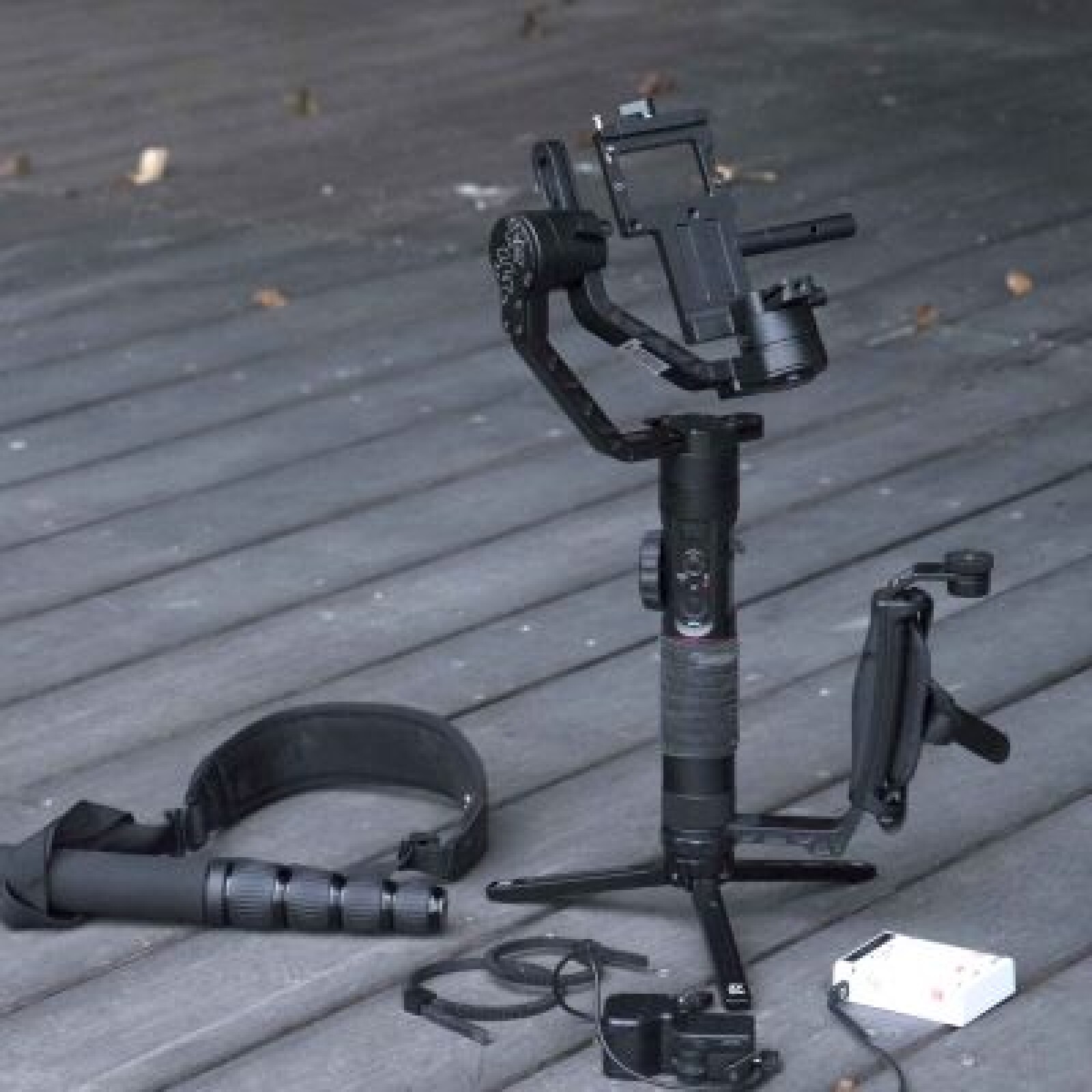Pack stabilisateur ZHIYUN CRANE 2 - Photo 1 sur 3