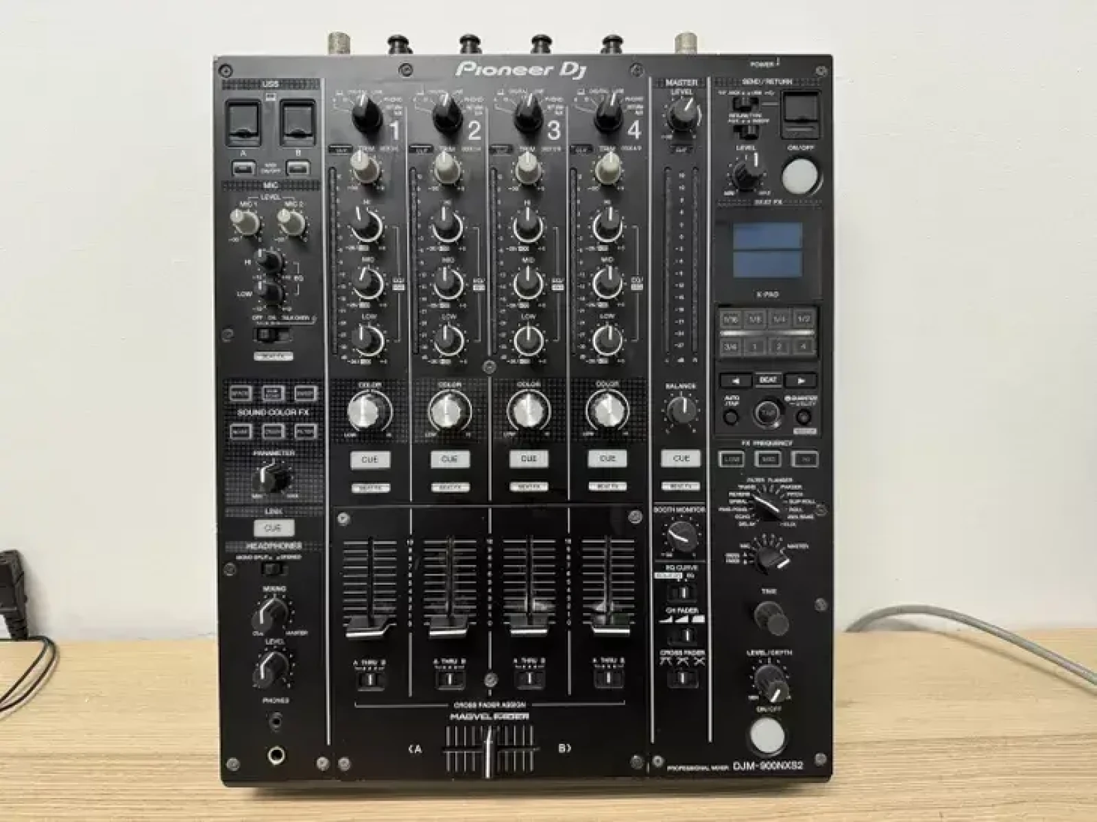Pionneer DJM-900 Nexus - Photo 1 sur 4