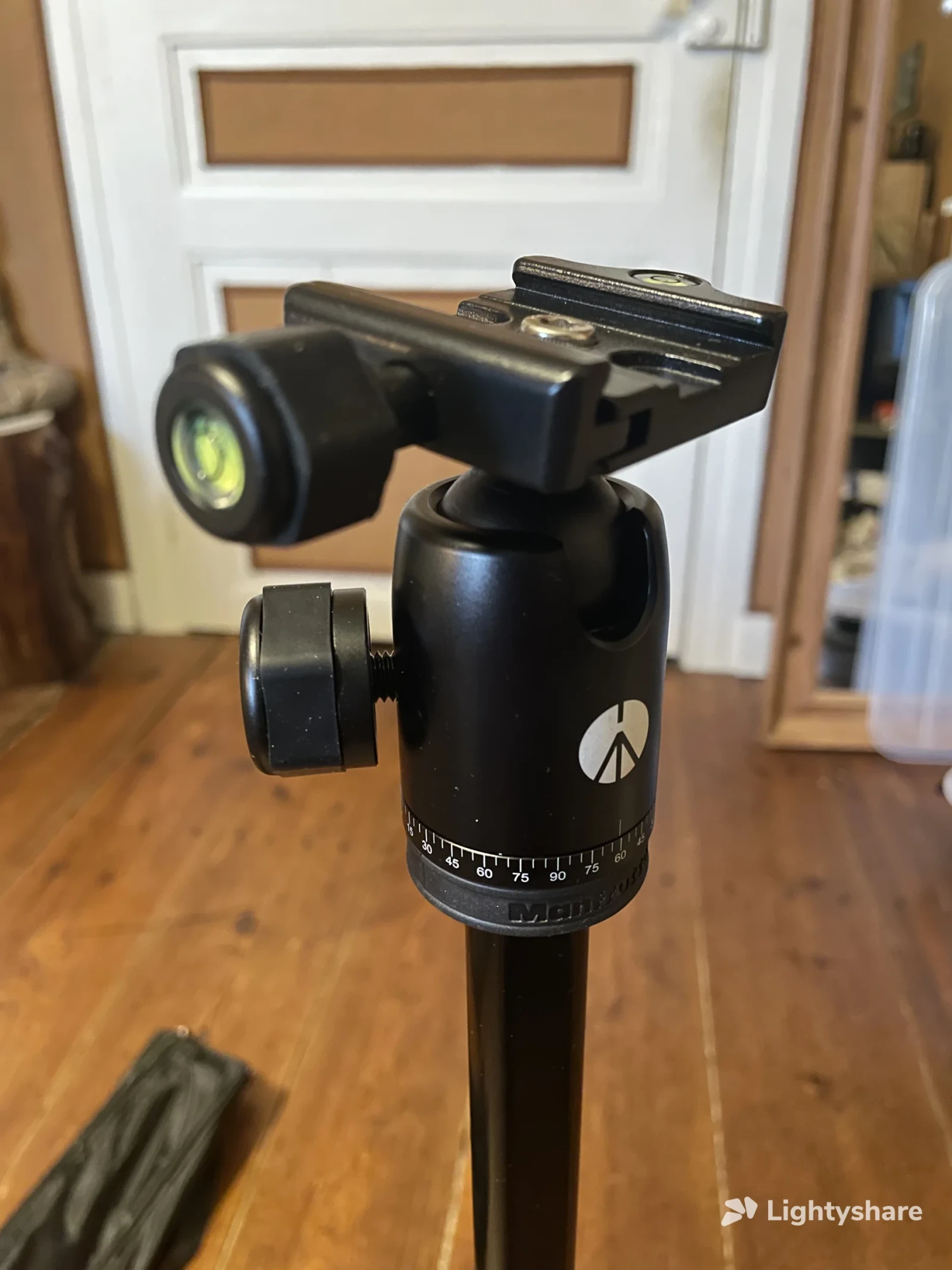 Manfrotto Trépied avec tête fluide Manfrotto - Photo 2 sur 3