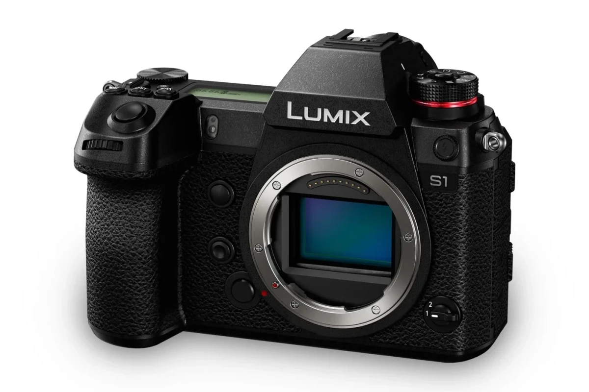 Rent Panasonic Lumix S1 - Lightyshare