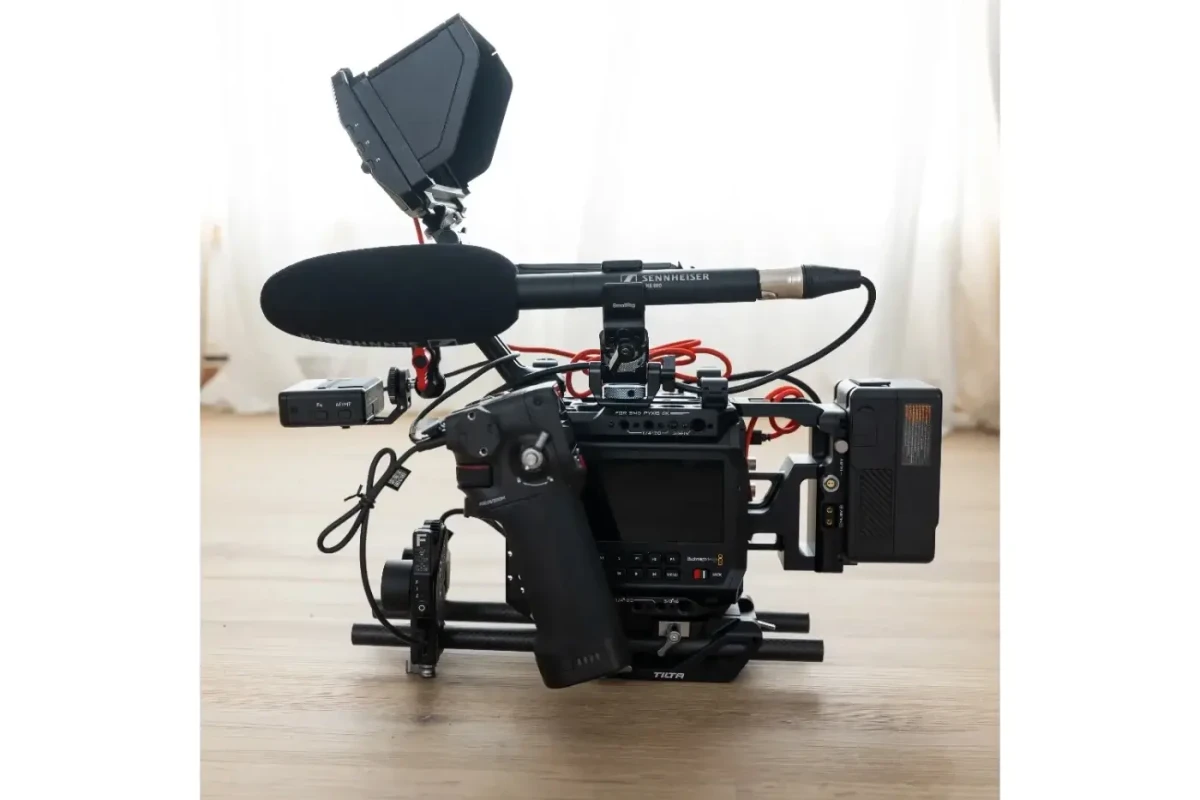 Location Pack PYXIS 6K Prêt à tourner – caméra cagée, micro canon, follow focus et contrôle d'iris (hors optique) - Lightyshare