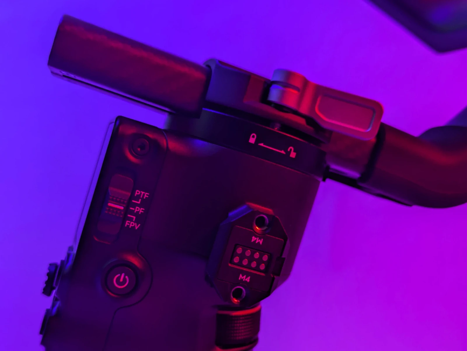 DJI RS4 Pro Combo - Stabilisateur - Photo 2 sur 5