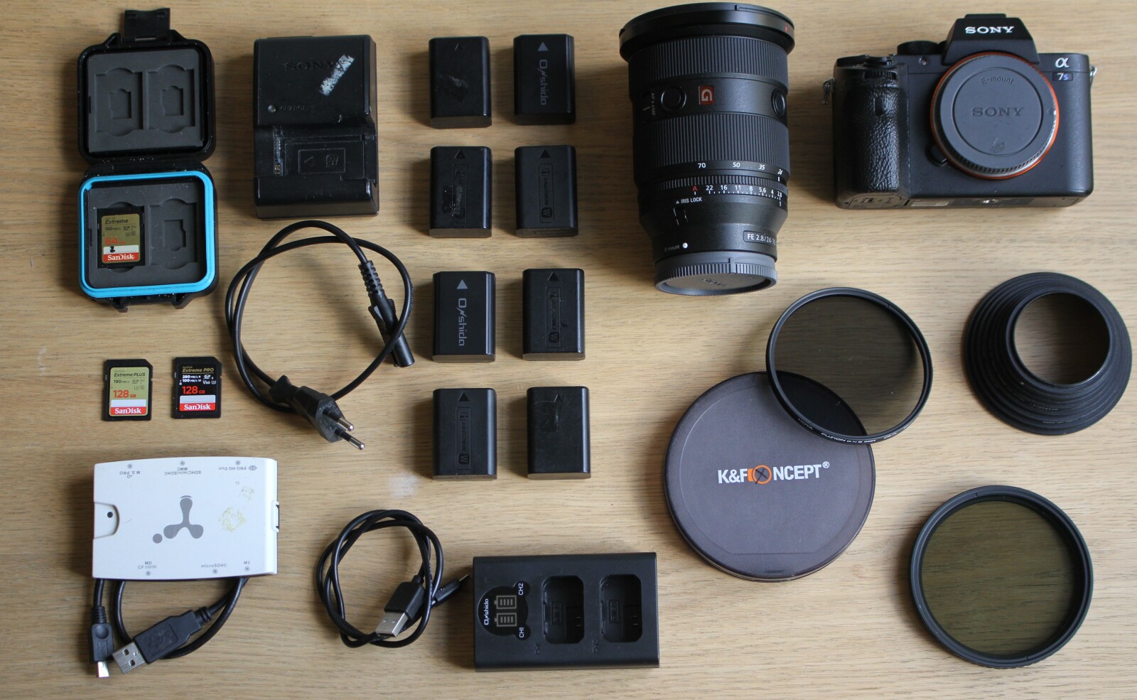 Pack Alpha 7S II, G Master II 24-70mm, 8 Batteries - Photo 1 sur 4