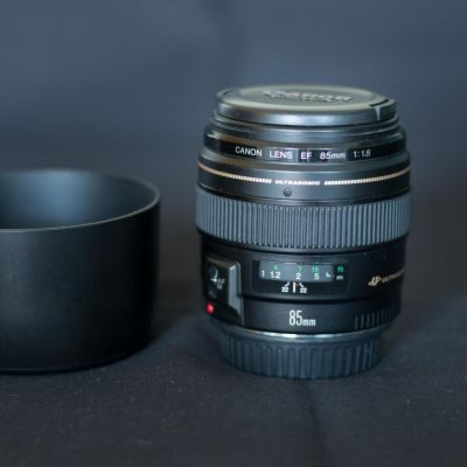 Canon EF 85 1.8 USM - Photo 1 sur 2