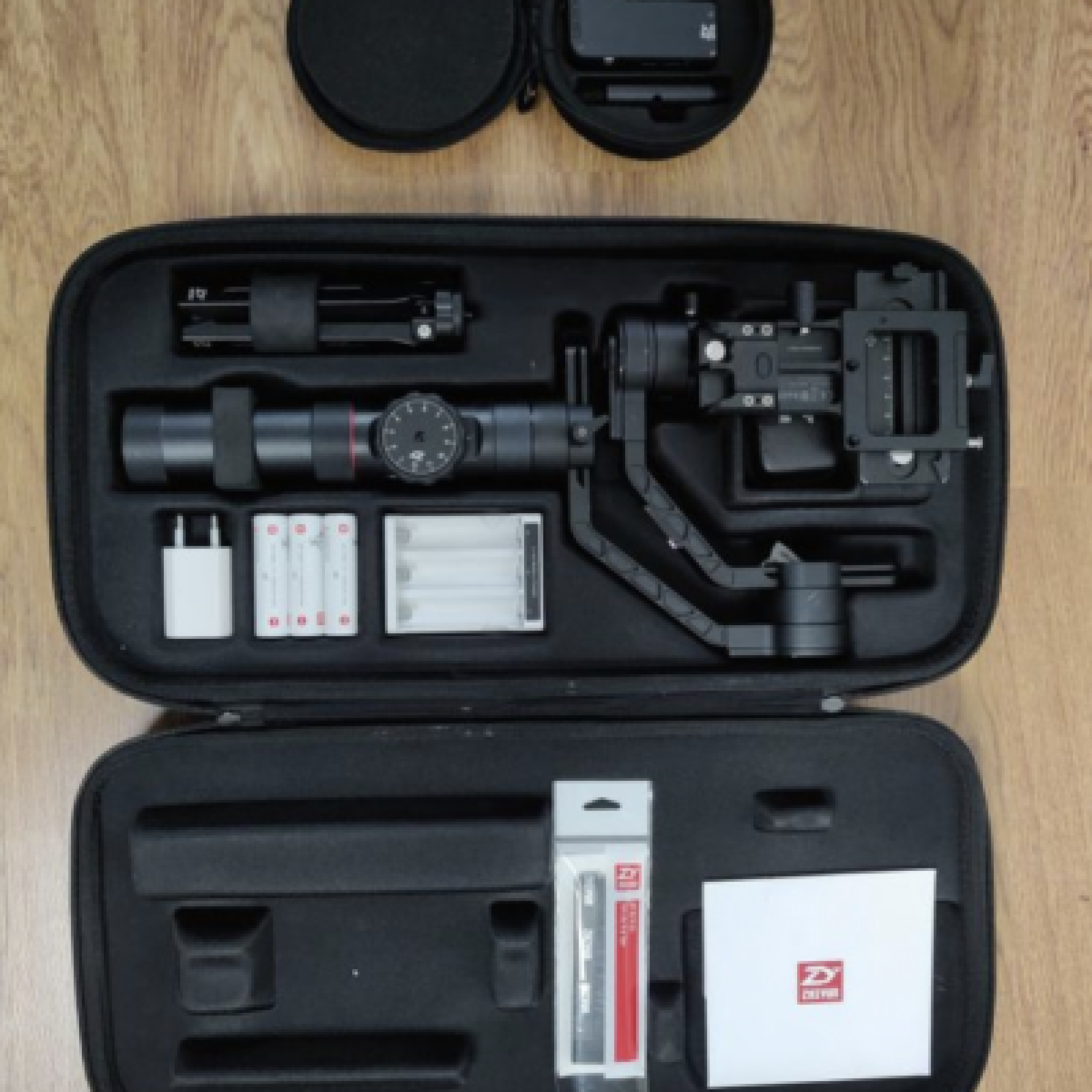 Zhiyun Crane 2 + Follow Focus - Photo 1 sur 3