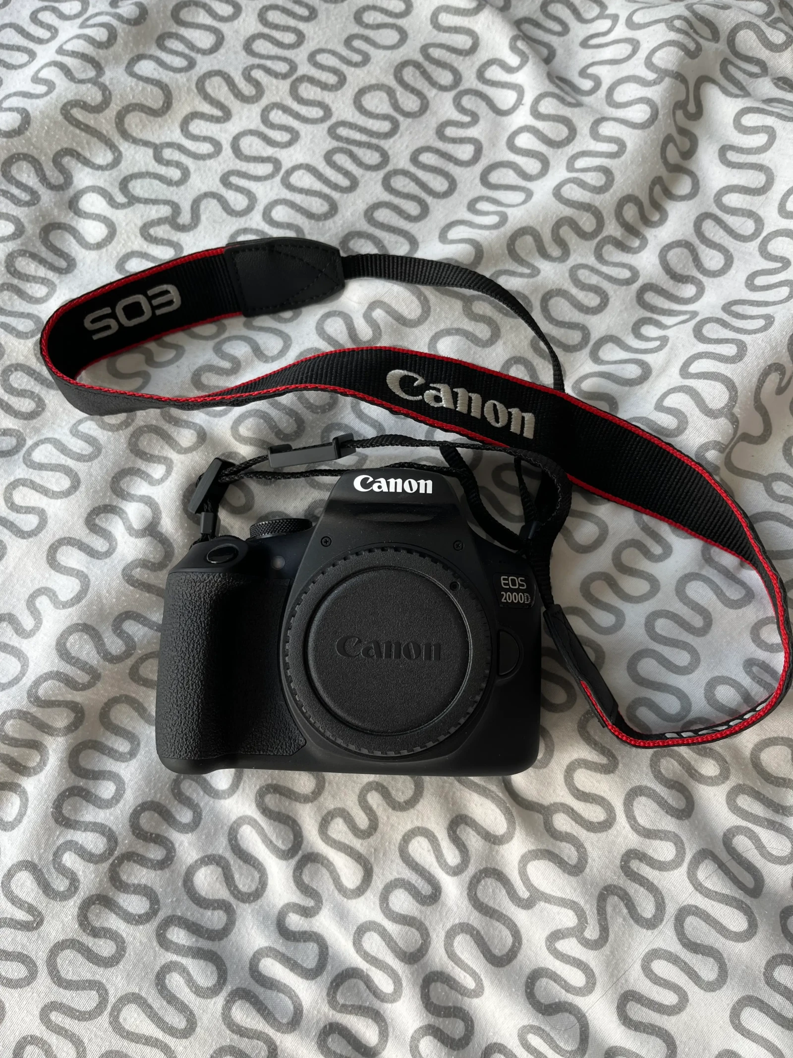 Canon EOS 2000D - Photo 2 sur 2