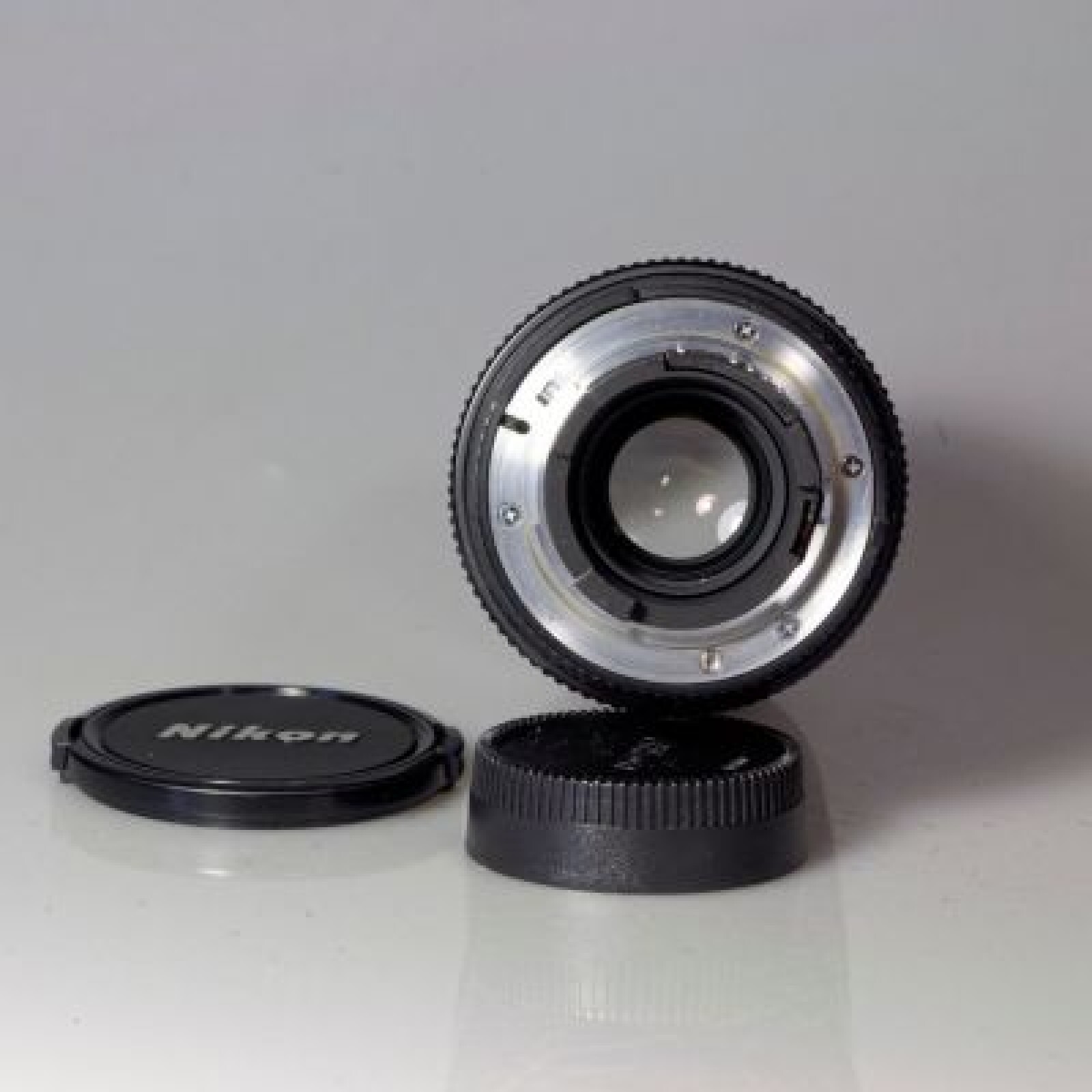Zoom NIKON NIKKOR AF 35-135 mm 1:3,5-4,5 - Photo 2 sur 3