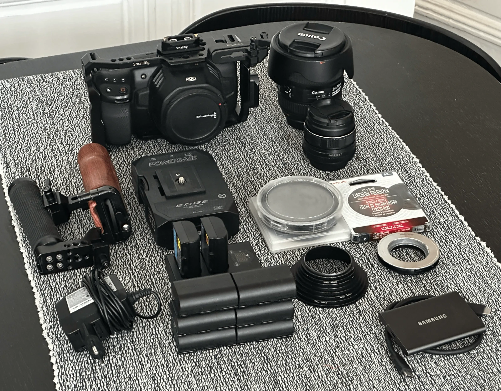 Pack BMPCC 6K #essentiel + 2 objectifs - Photo 2 sur 6