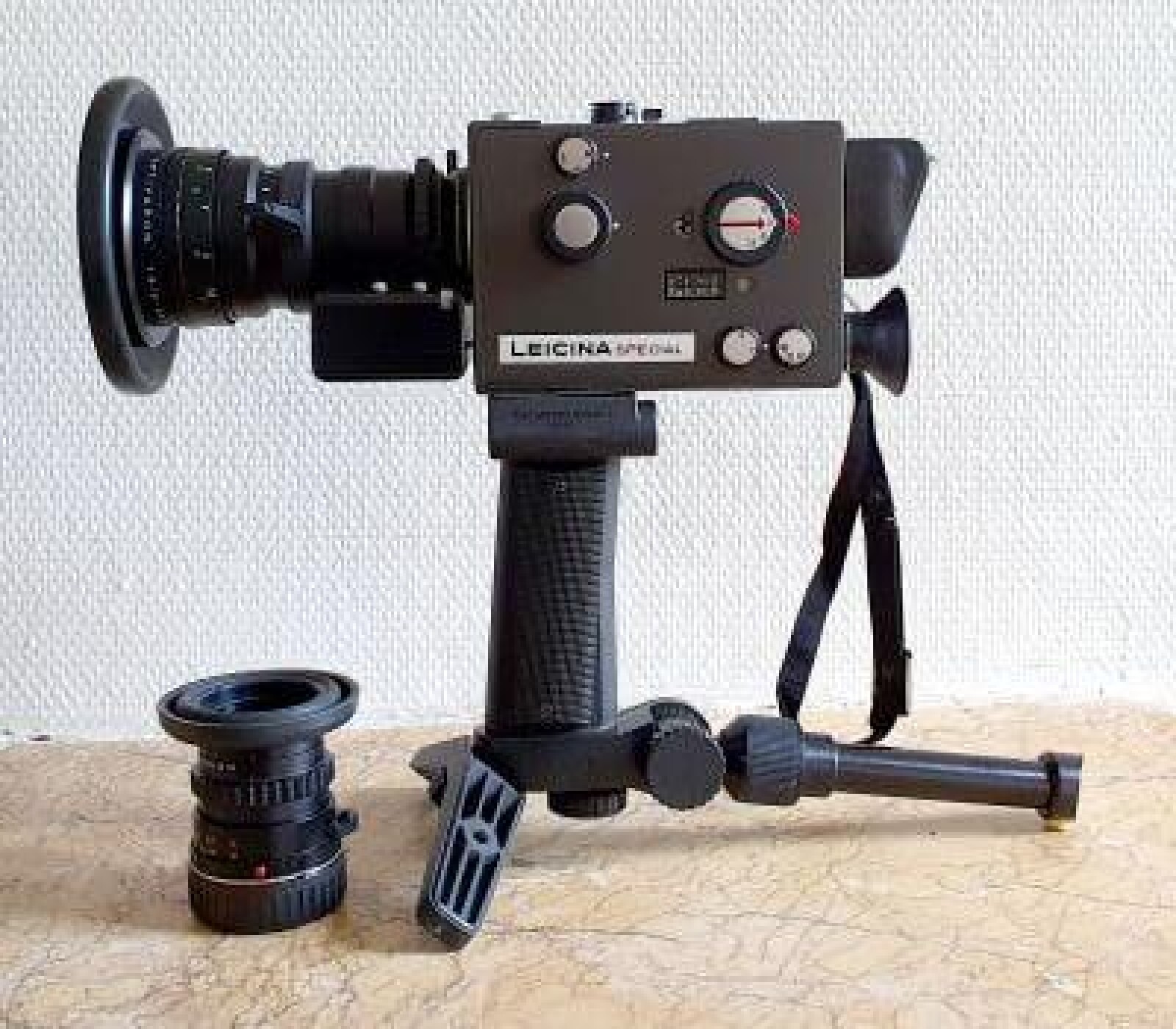 Leicinia Special (Super 8) + Optivaron 1.8  6-66mm + Macro Cinegon 1.8 10mm - Photo 3 sur 4