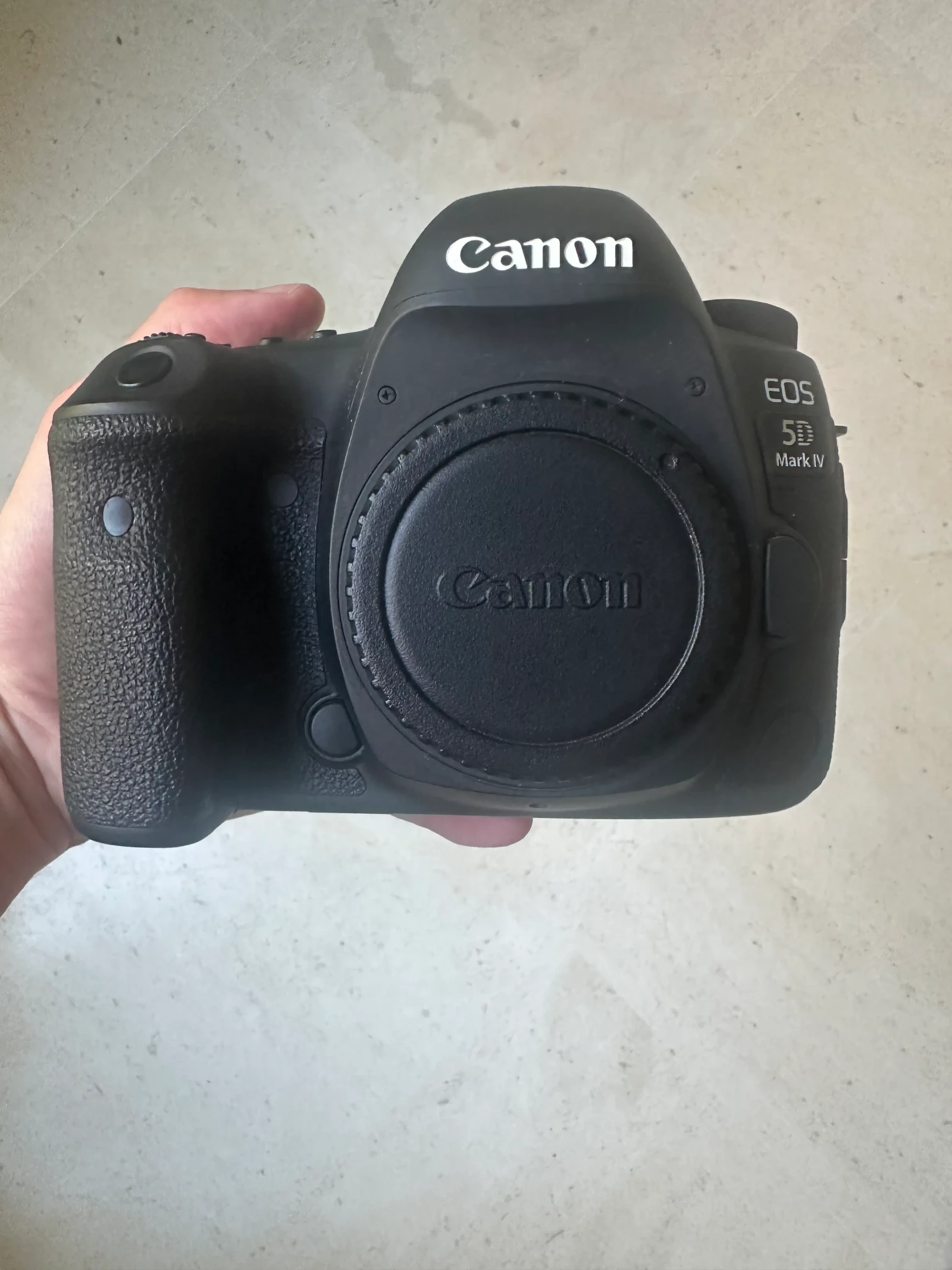 Canon 5D Mark IV + Objectif Canon EF 24-70 mm f/2.8 L USM 77 mm Canon - Photo 1 sur 5