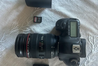 Location Canon 5D Mark IV + Objectif Canon EF 24-70 mm f/2.8 L USM 77 mm