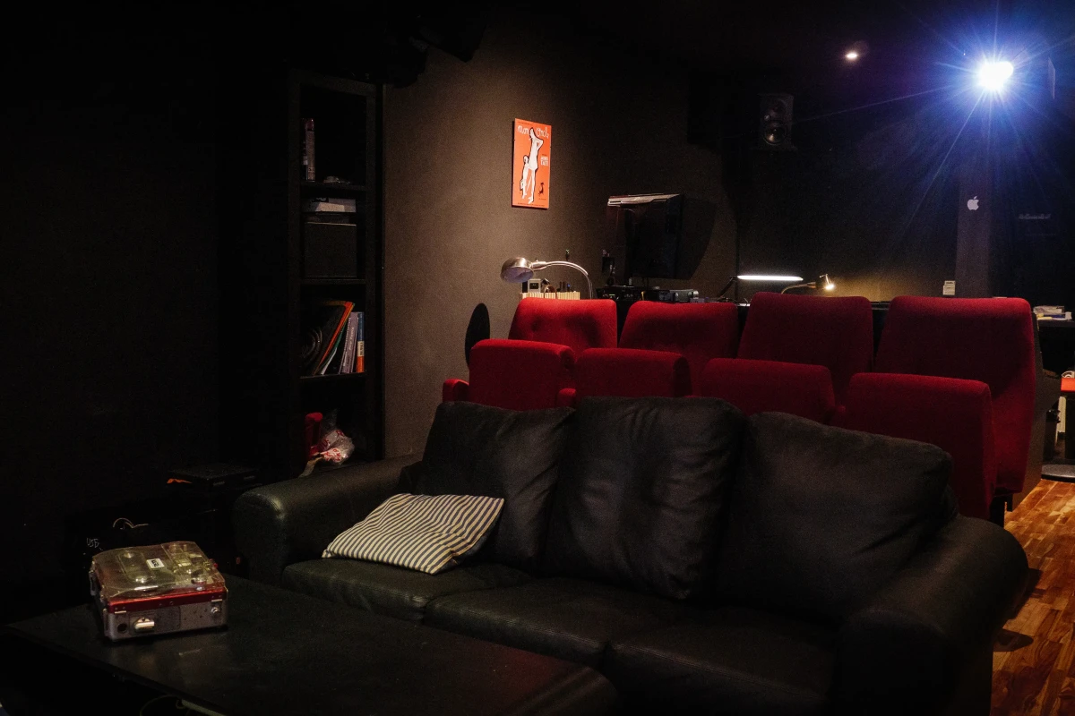Location LOCATION SALLE DE MONTAGE - Lightyshare