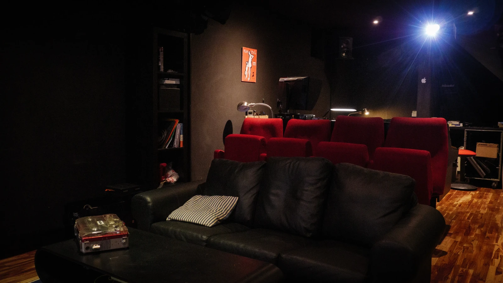 LOCATION SALLE DE MONTAGE - Photo 1 sur 4