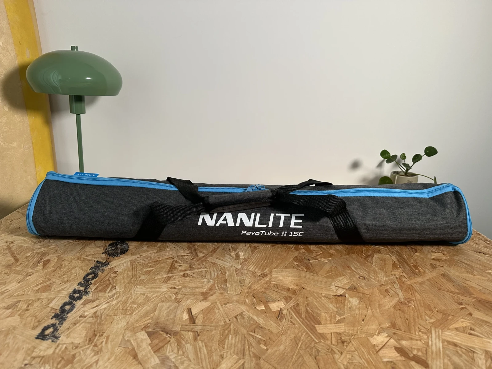 Nanlite PavoTube II 15C 2-Foot RGBWW LED Tube Light - Photo 2 sur 5