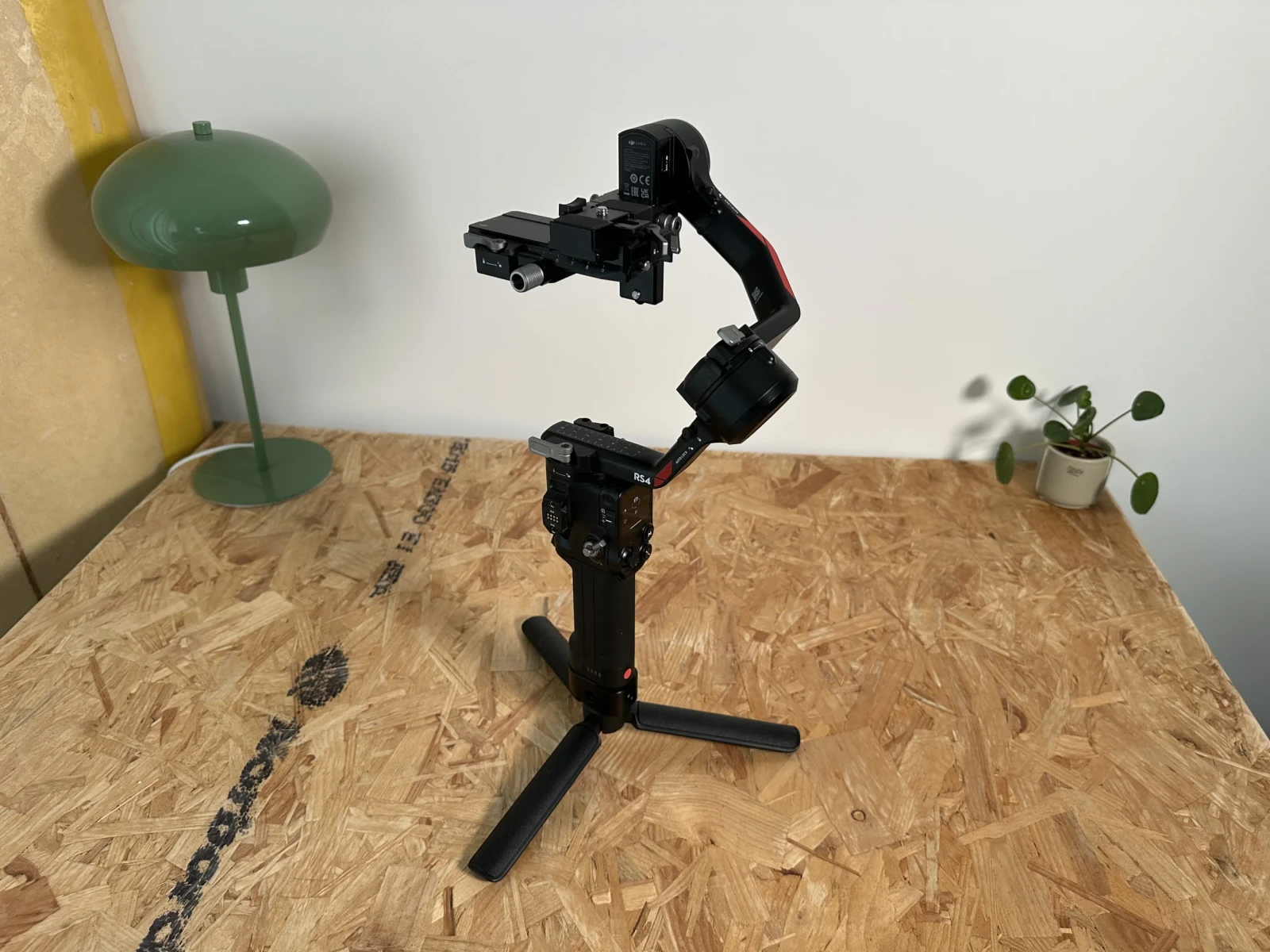 DJI RS 4 Combo - Photo 1 sur 5