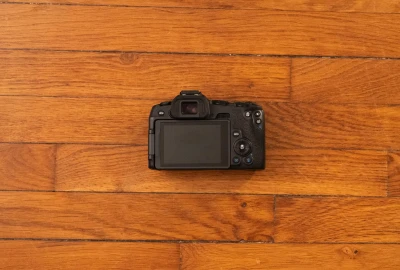Location Canon R8