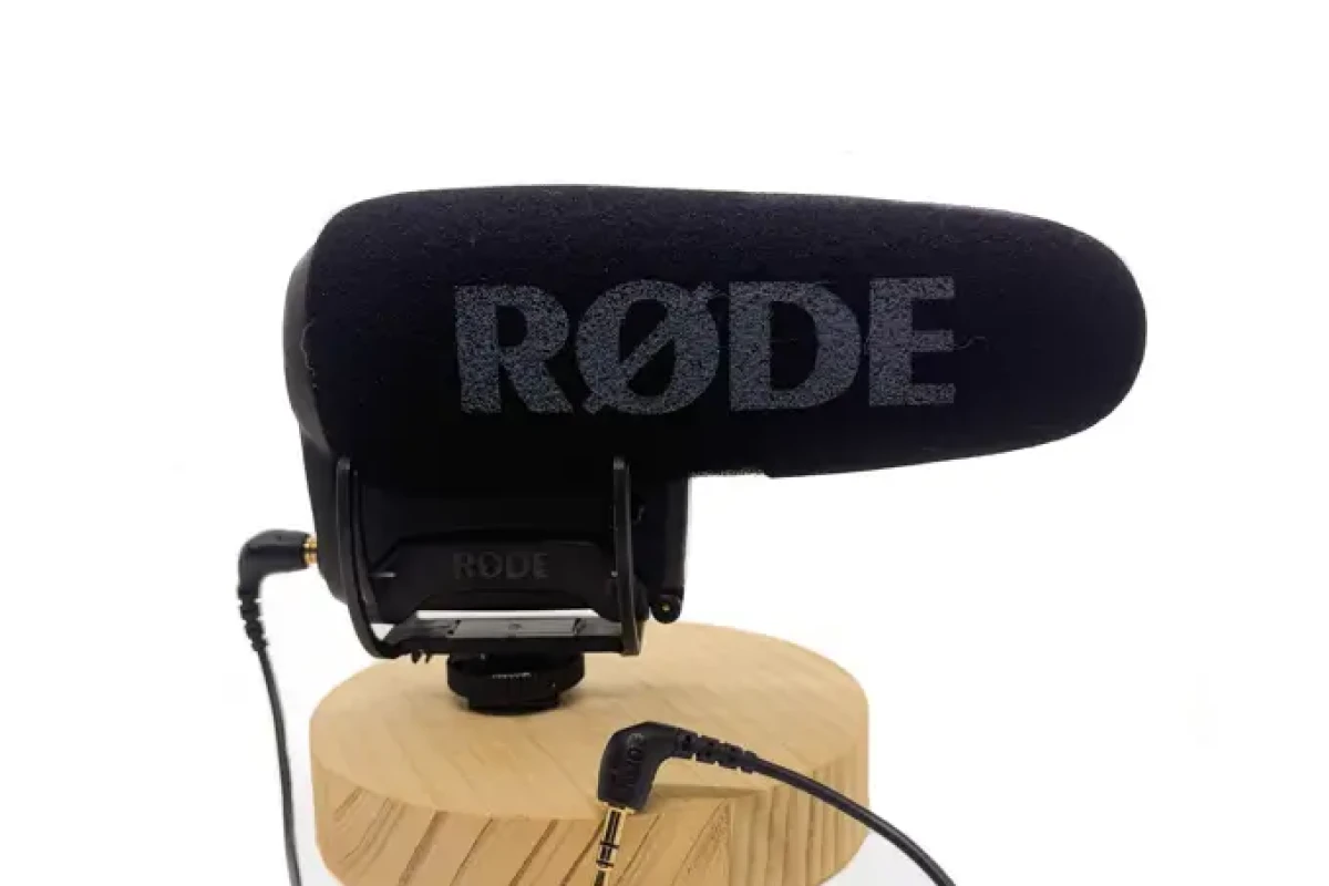 Location Rode VideoMic Pro+ - Lightyshare