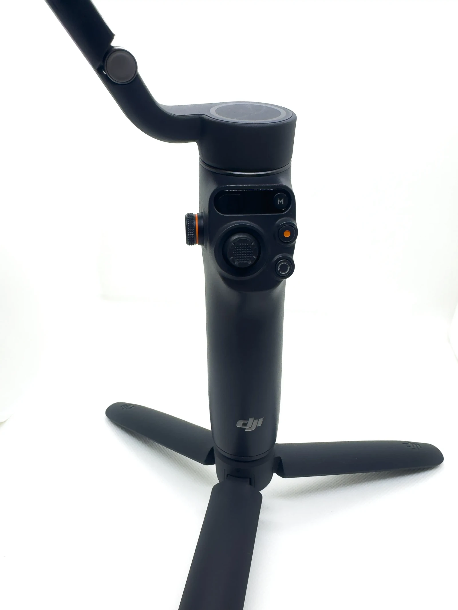 DJI Osmo mobile 6 - Photo 2 sur 4