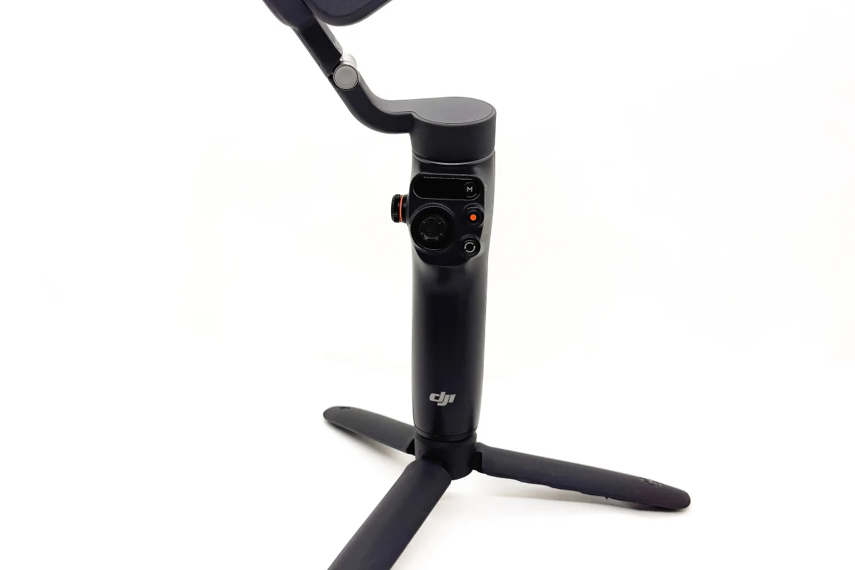 Location DJI Osmo mobile 6 - Lightyshare
