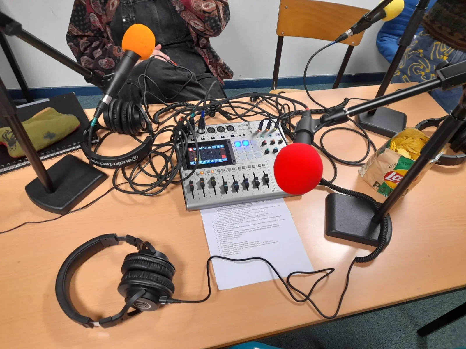 Kit complet podcast/radio 5 personnes - Photo 1 sur 5