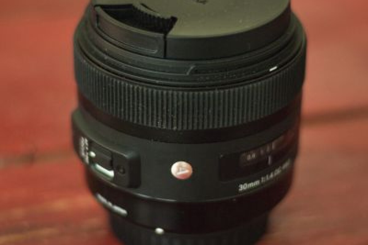 Location Sigma Objectif 30 mm F1,4 DC HSM ART - Lightyshare