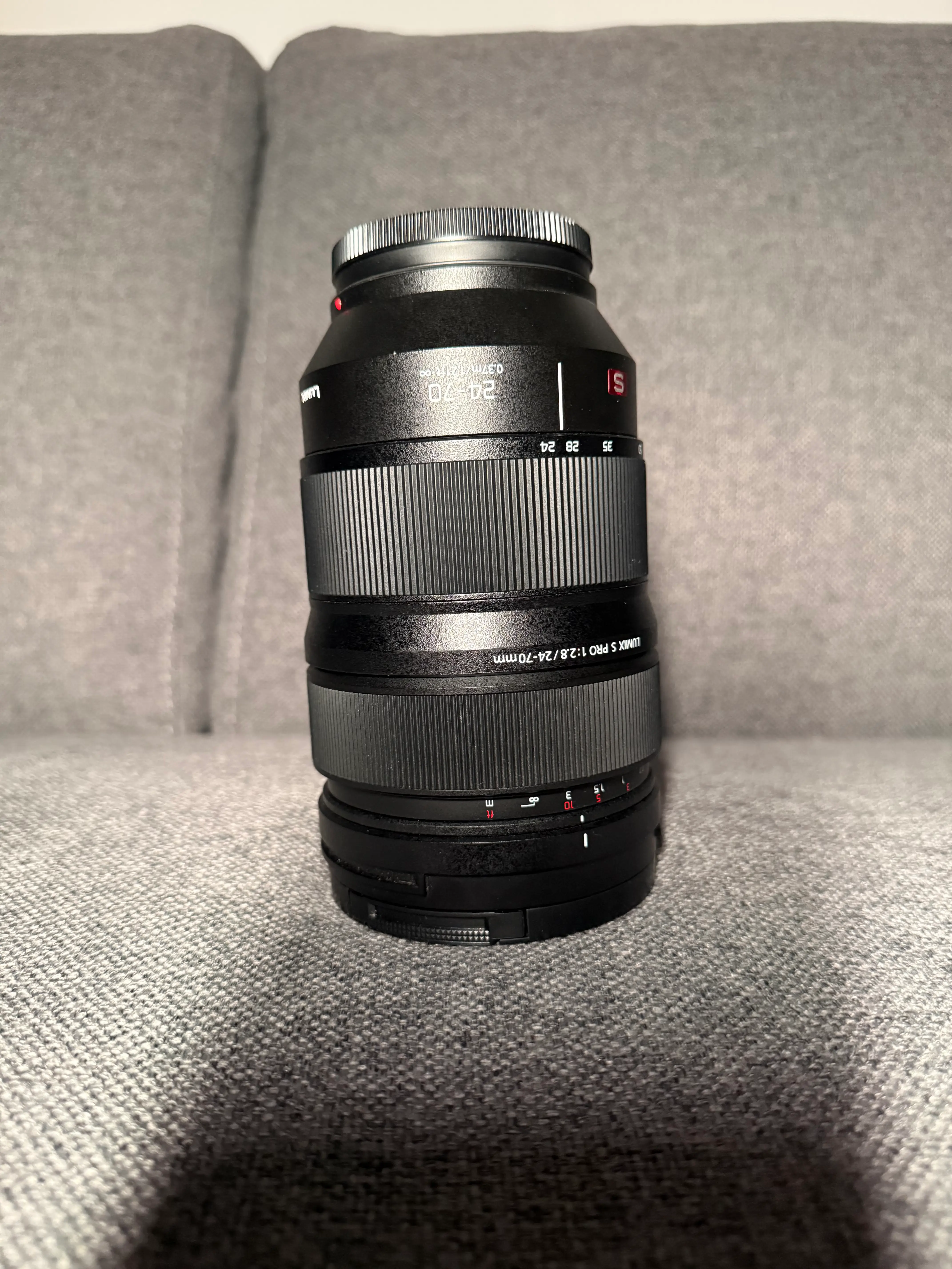 Panasonic Lumix S Pro 24-70mm f/2.8