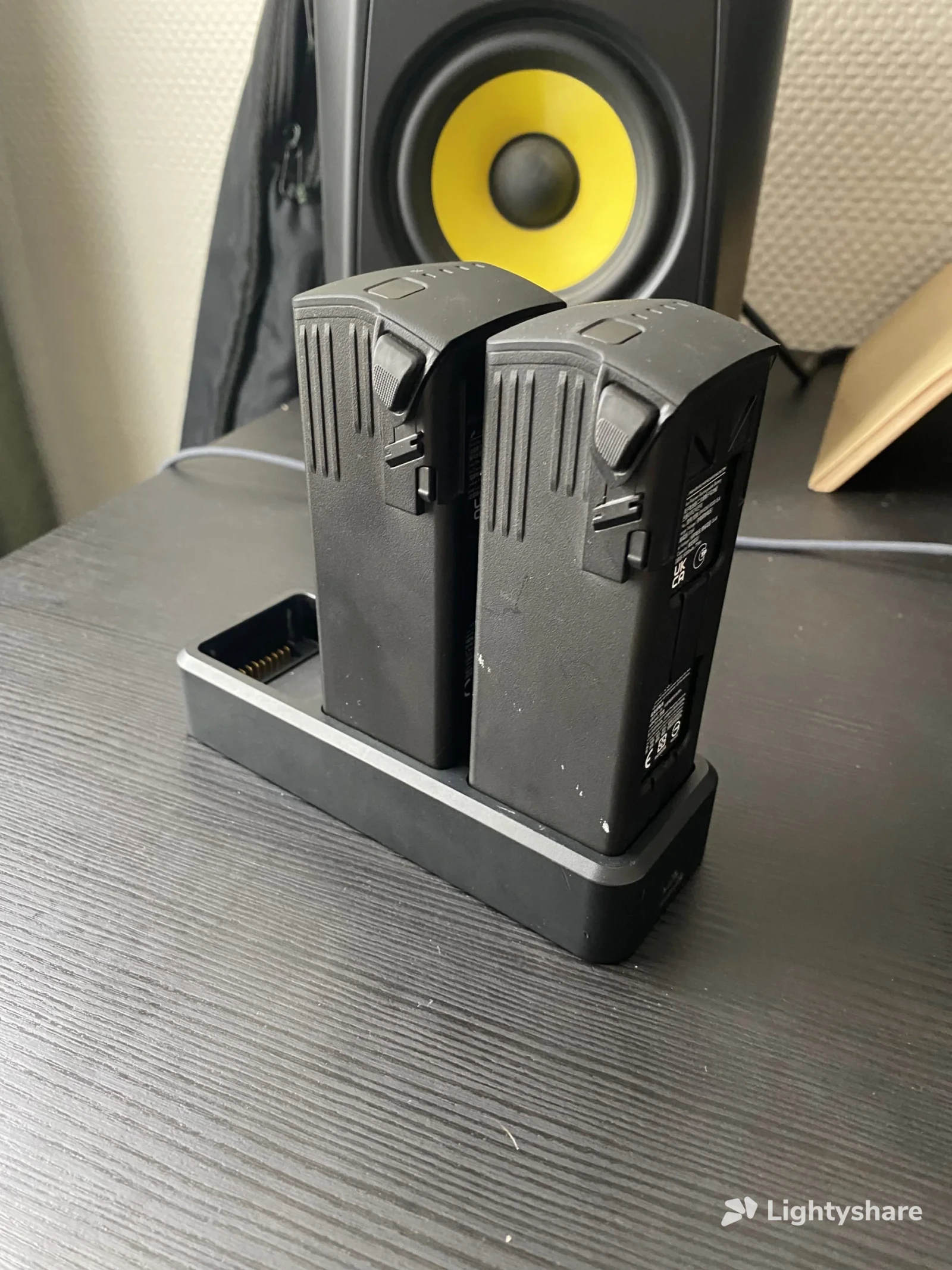 DJI Mavic 3 Cine Premium Combo Gris - Photo 3 sur 6