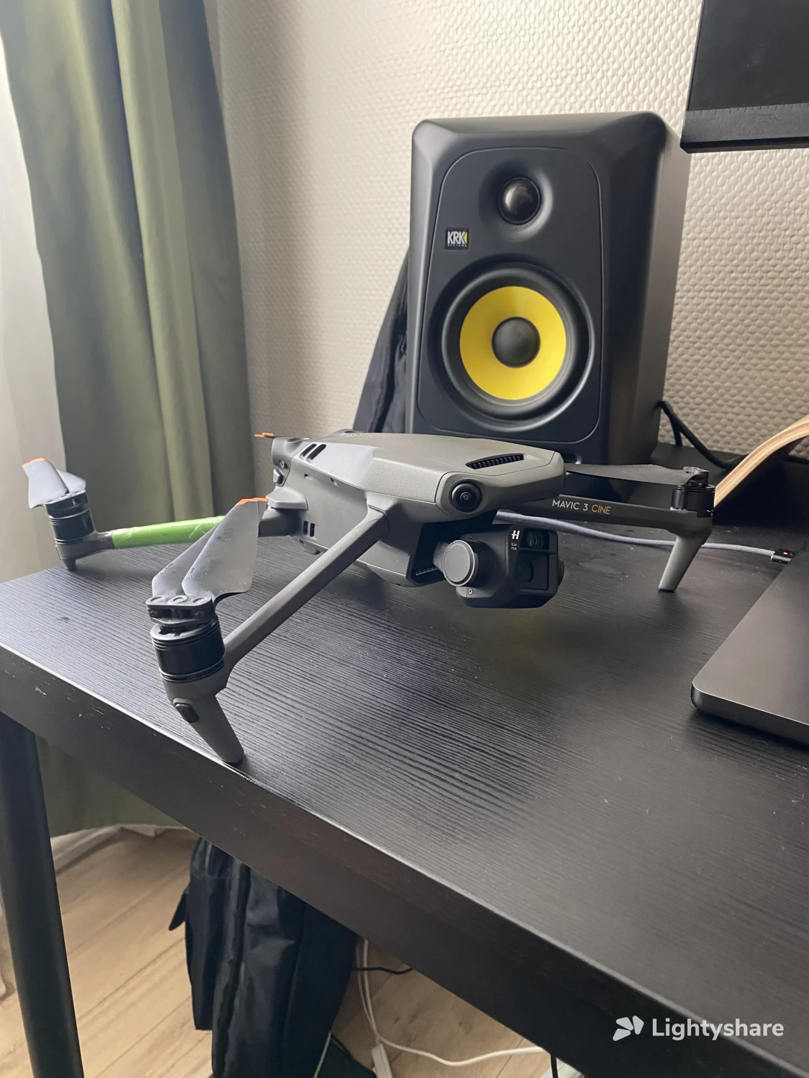 DJI Mavic 3 Cine Premium Combo Gris - Photo 1 sur 6