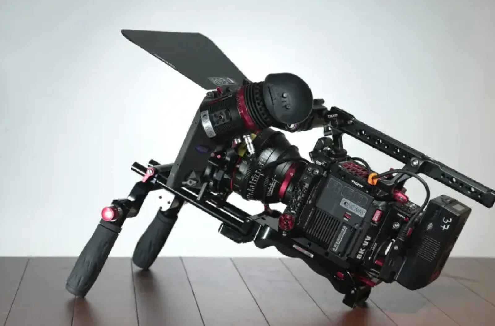 Red V-Raptor - Photo 1 sur 1