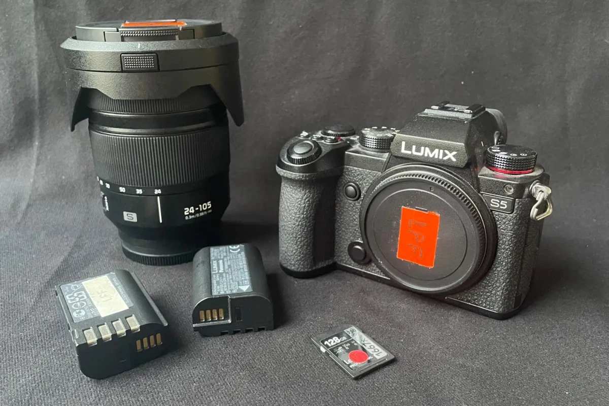 Location Pack Panasonic Lumix S5 + Objectif 24-105mm - Lightyshare