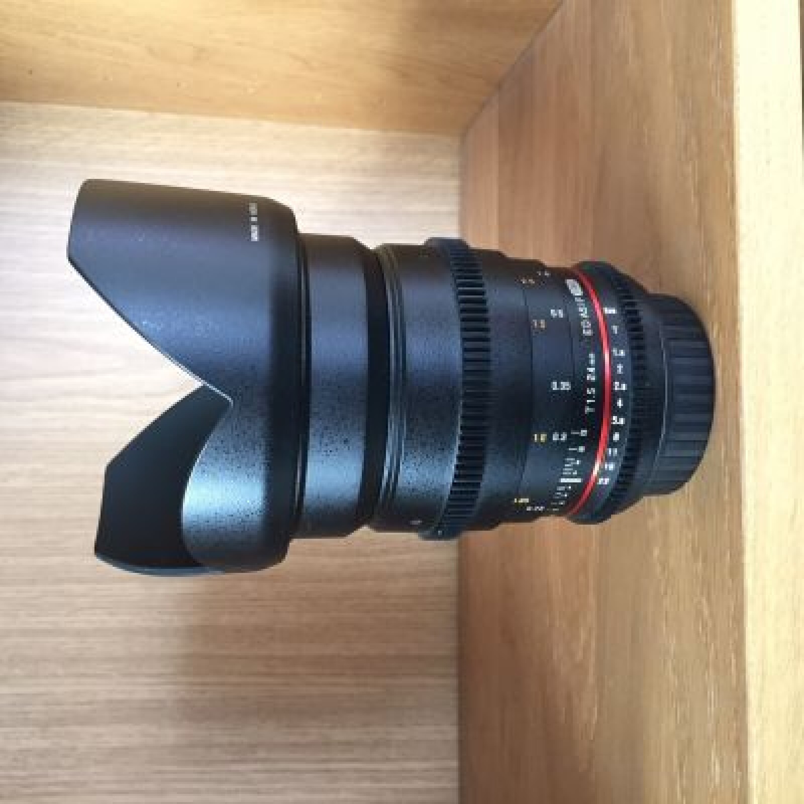24mm T1.5 Samyang monture EF - Photo 1 sur 3